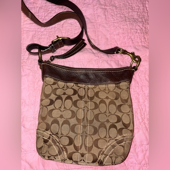 Coach Y2K 90s Monogram Shoulder Bag Purse Mint Condition - Picture 2 of 9